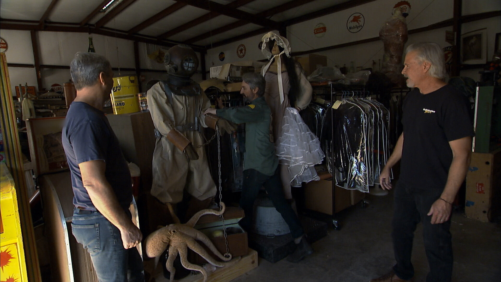 American Pickers S22E11 Hollywood in Texas