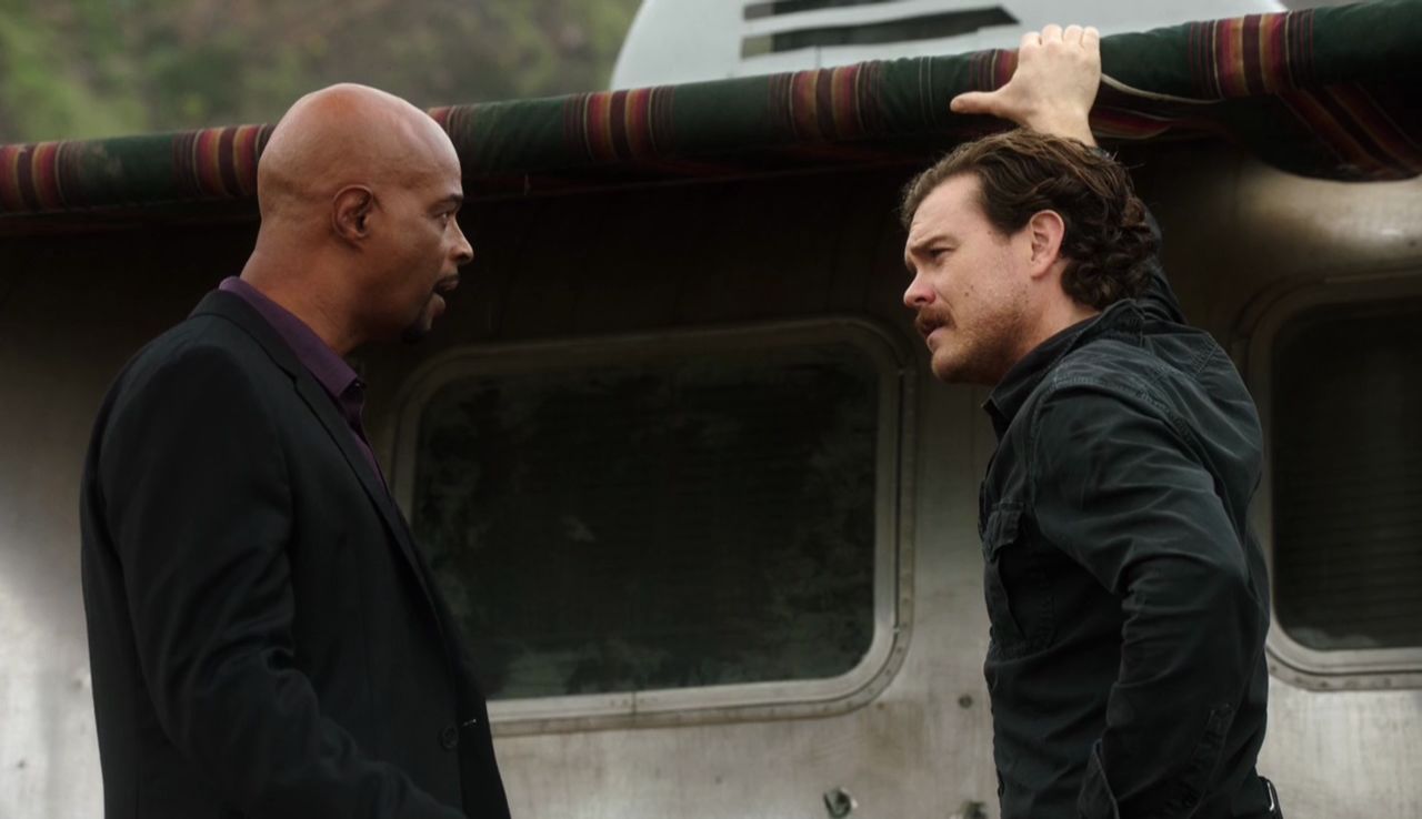 Lethal Weapon S1E18 Commencement