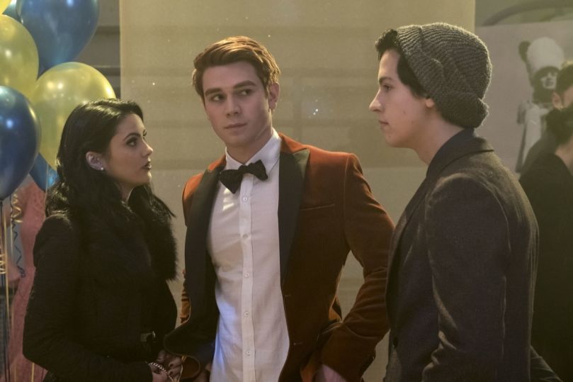 Riverdale S1E11 Chapter Eleven: To Riverdale and Back Again
